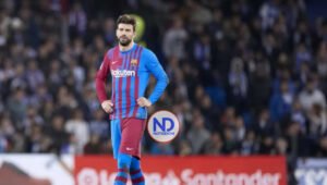 Estadio completo abuchea a Piqué y gritan ¡Shakira! ¡Shakira!