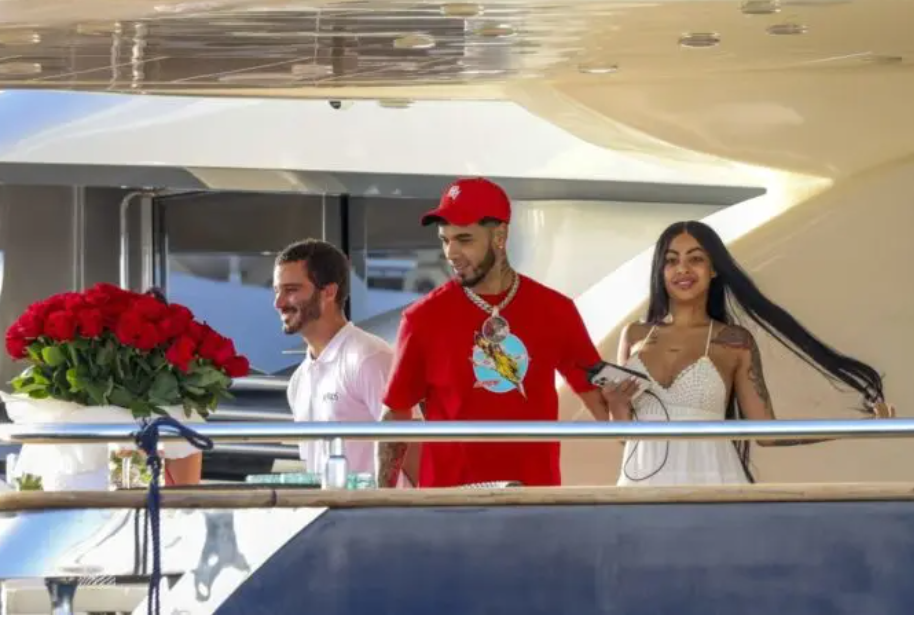 YAILIN Y ANUEL 2 Así luce Yailin «sin photoshop»; paparazzi la capta en bikini