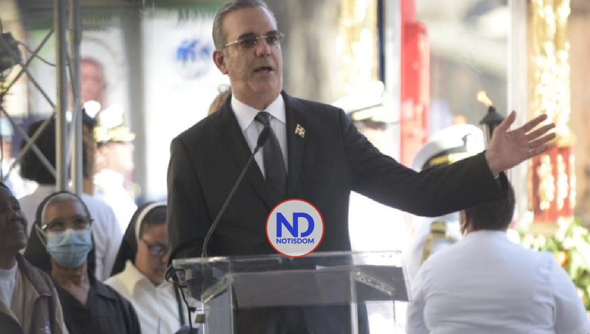 Presidente Abinader pide a Virgen que siga protegiendo a RD