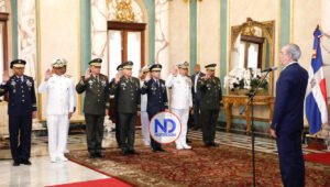 Presidente Abinader juramenta en Palacio a nuevos mandos militares