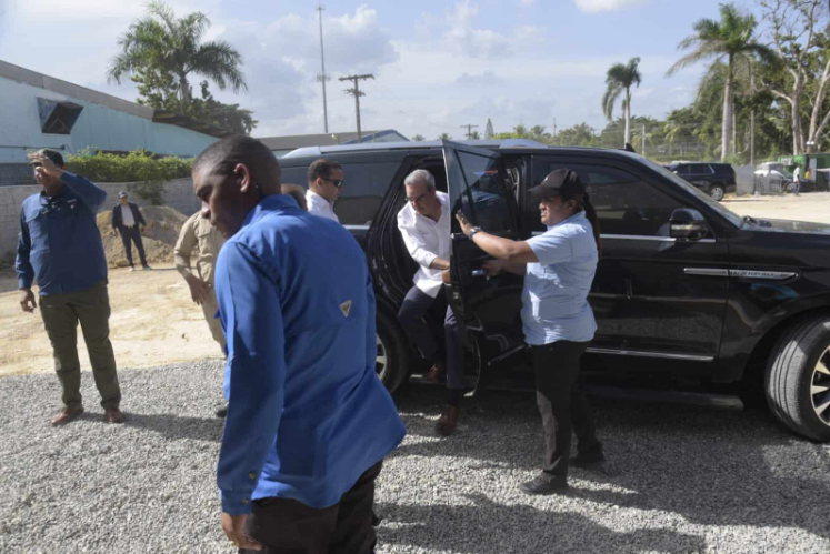 Trabajos del Teleférico de Los Alcarrizos se encuentran avanzados en un 85% 3 ABINADER ALCARRIZO. 1 Trabajos del Teleférico de Los Alcarrizos se encuentran avanzados en un 85%