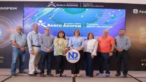 Banco Adopem premia la excelencia laboral