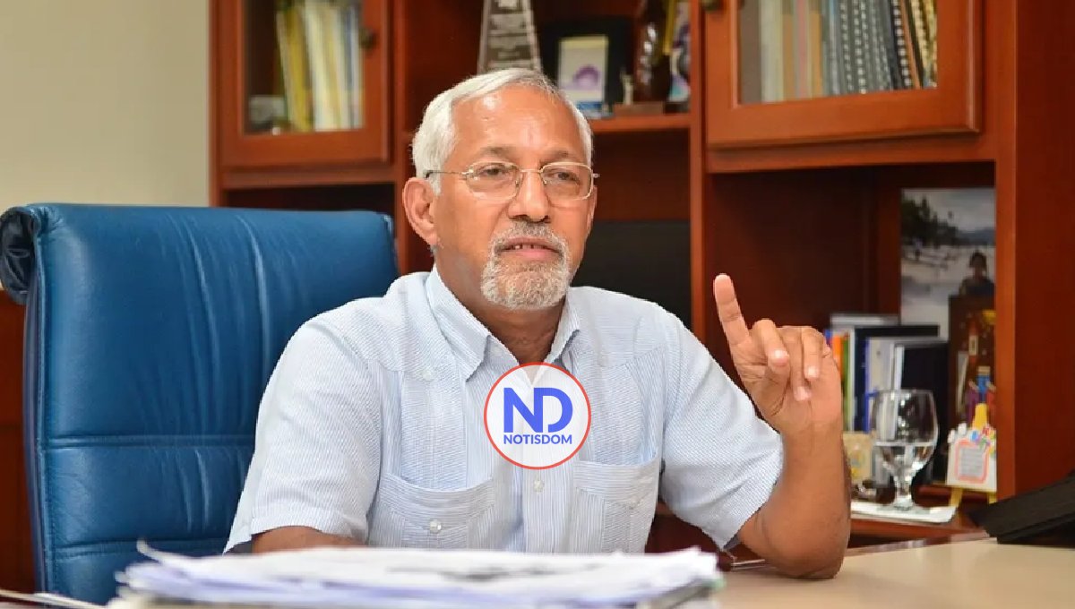 Nuevo ministro destituye a tres altos funcionarios de Educación