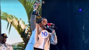 Bad Bunny, mejor artista del año en los premios VMA de MTV