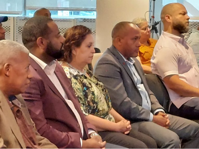 BOLIVAR 1 NY: Lanzan programa capacitación y certificación dominicanos en exterior