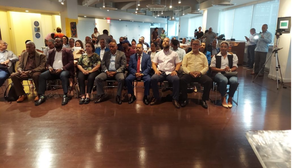 BOLIVAR 3 NY: Lanzan programa capacitación y certificación dominicanos en exterior