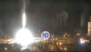 Bombardean central nuclear de Zaporizhia, la tercera del mundo