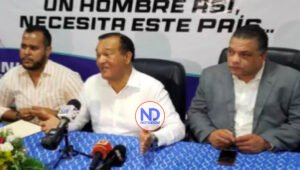 Buscan sustituir taxis viejos por modernos carros eléctricos