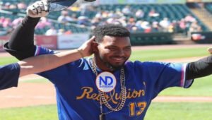 Carlos Franco firma para la Liga Profesional de Beisbol de China