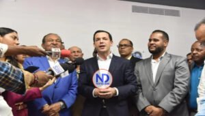 Hugo Beras anuncia más de 16 nuevos corredores de autobuses