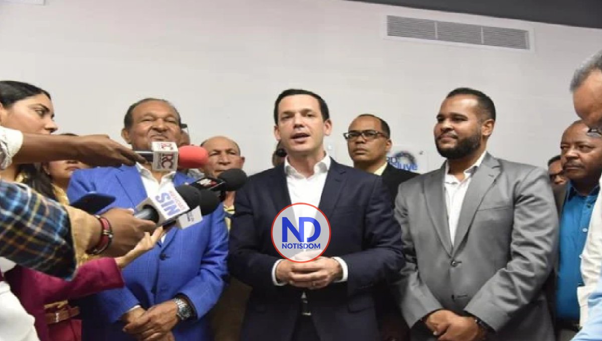 Hugo Beras anuncia más de 16 nuevos corredores de autobuses