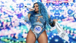 Karol G se despide de su icónica cabellera azul