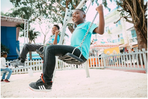 Primera dama, MICM y Popular remozan parque de Boca Chica 4 NINO 7 Primera dama, MICM y Popular remozan parque de Boca Chica