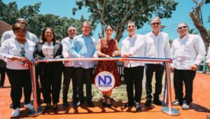 Primera dama, MICM y Popular remozan parque de Boca Chica