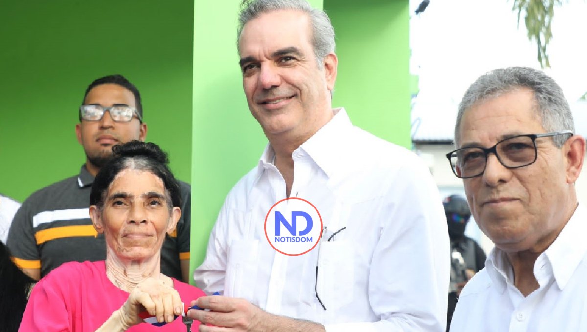 Abinader entrega 11 casas y una capilla por RD$15 millones 2 Abinader entrega 11 casas y una capilla por RD$15 millones