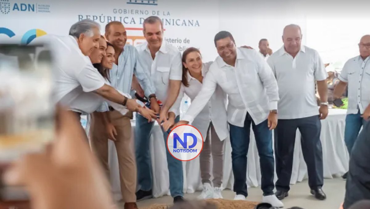 Abinader encabeza acto de inicio del Plan de Aceras y Contenes en el DN 2 Abinader encabeza acto de inicio del Plan de Aceras y Contenes en el DN