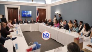 Abinader trata crisis Haití con congresistas y funcionarios EU