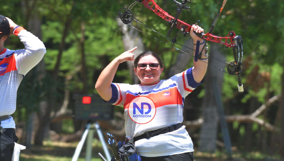 Carlina Guzmán establece récord nacional Copa Merengue Arquería