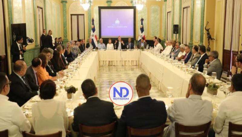 Gobierno admite déficit de aulas; culpa a pasadas administraciones