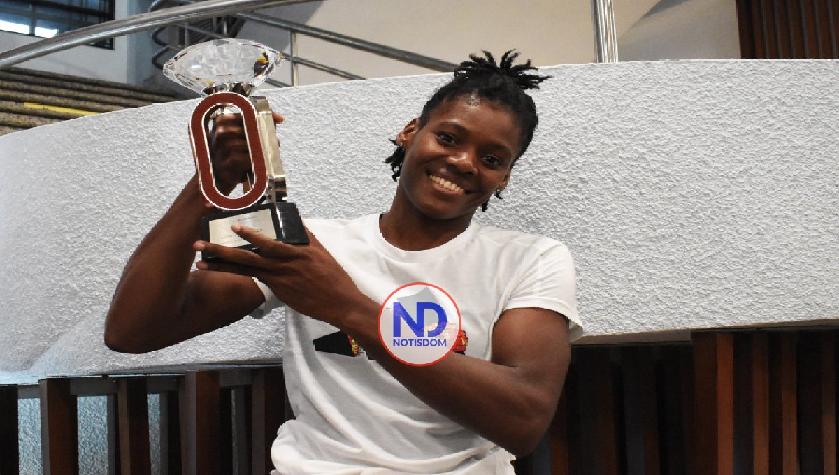 Marileidy Paulino regresa al país tras triunfo en la Liga Diamante