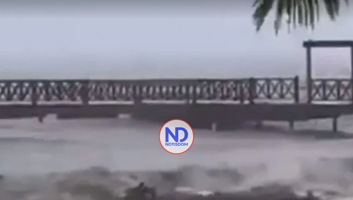 Colapsa muelle de Miches tras incremencia de Fiona 2 Colapsa muelle de Miches tras incremencia de Fiona