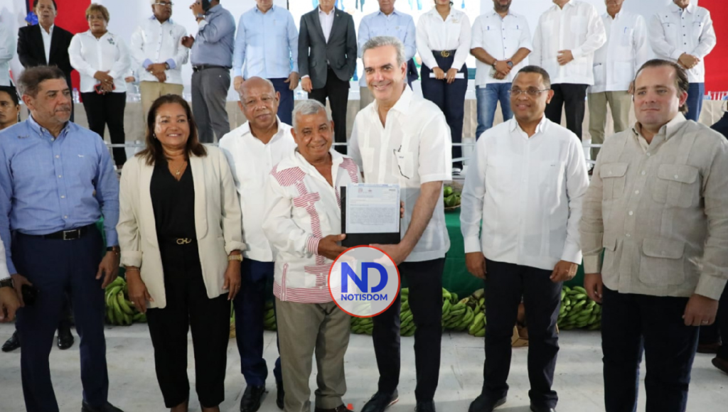 NOTISDOM FOTOS 2022 09 29T072254.389 Abinader: De 3,237 certificados de título para Los Guaricanos, entregamos 1,727