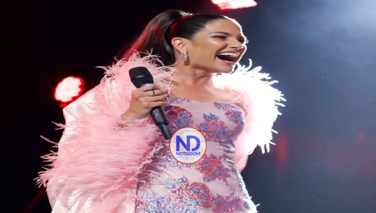 Natalia Jiménez deja sentir su potente voz en concierto en el Teatro Nacional