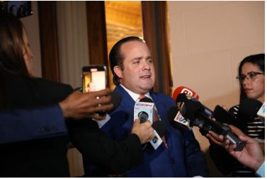 Consejo aprueba presupuesto: un billón 33 mil millones de pesos 4 PALIZA 34 Consejo aprueba presupuesto: un billón 33 mil millones de pesos