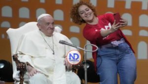 El papa pide a jóvenes salvar el planeta y encontrar la paz