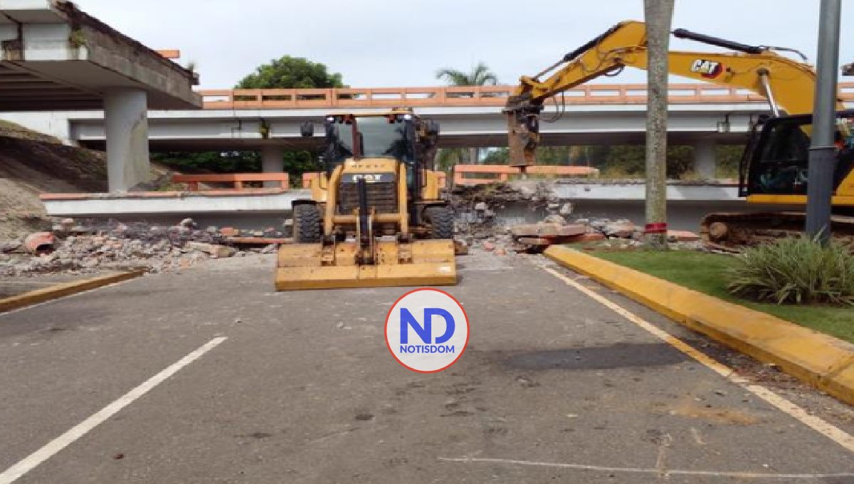 Inician demolición total de puente caído en Pontón, La Vega 2 Inician demolición total de puente caído en Pontón, La Vega