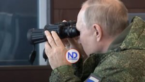 Rusia inicia ejercicios militares con China e India; V. Putin los observa