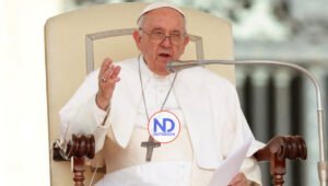 Papa Francisco: “Estamos viviendo guerra mundial, detengámonos”