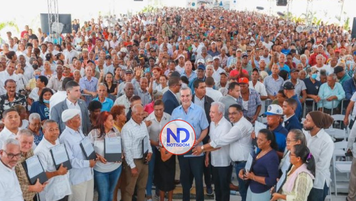 Presidente encabeza entrega 2,765 títulos propiedad 2 Presidente encabeza entrega 2,765 títulos propiedad