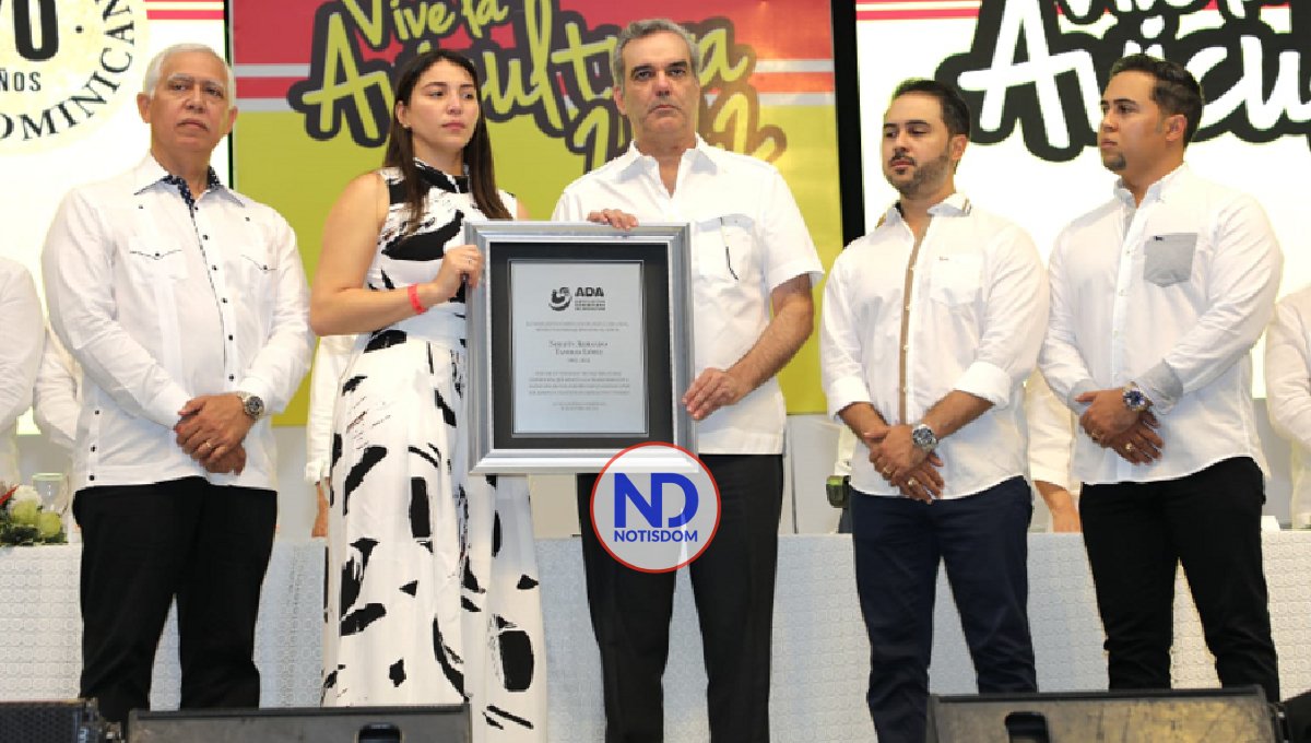 Abinader anuncia medidas a favor productores de pollos y huevos RD 2 Abinader anuncia medidas a favor productores de pollos y huevos RD