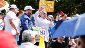 Marchan contra las ARS y AFP en San Francisco de Macorís