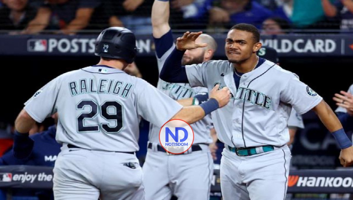 Los Marineros borran gran déficit de carreras y superan 10-9 a los Azulejos