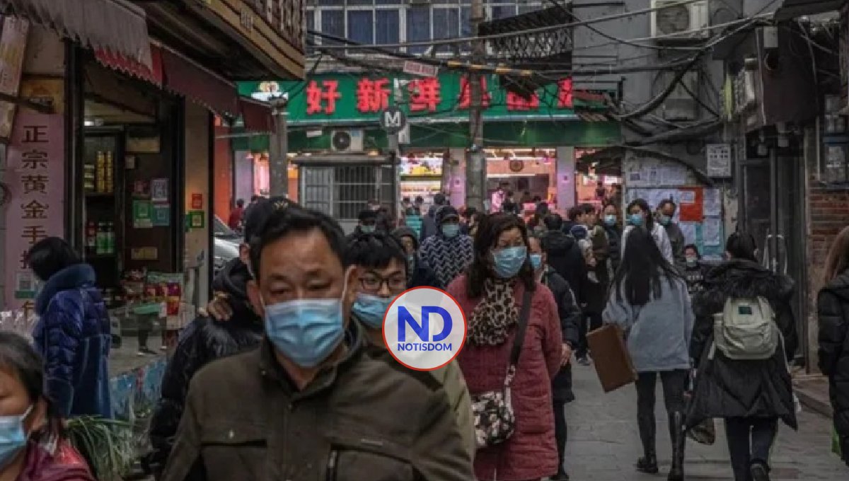 China vuelve a confinar distrito Wuhan por un rebrote covid-19