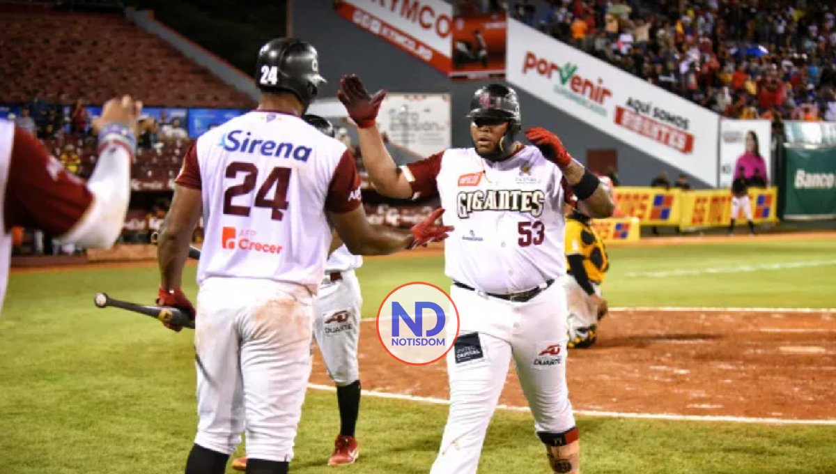 Con jonrón de Edwin Espinal los Gigantes empatan en victorias en la cima