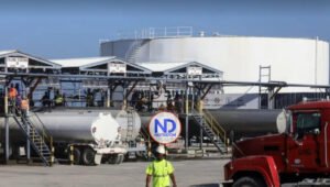 Hombres armados asaltan la principal terminal petrolera de Puerto Príncipe