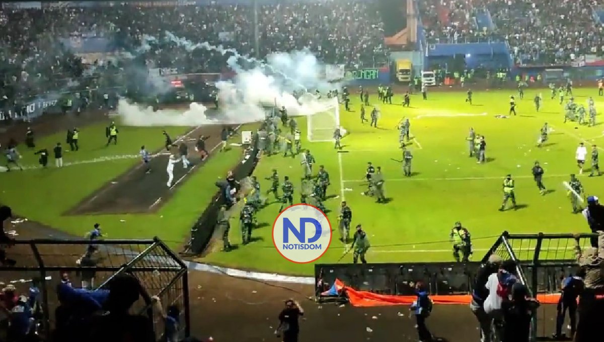 Crece el enojo con la policía por tragedia en un estadio 2 Crece el enojo con la policía por tragedia en un estadio