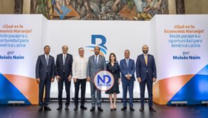 Moisés Naim diserta en RD sobre aportes de la economía naranja