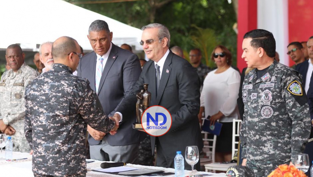 Abinader reafirma su compromiso con dignidad de agentes PN y la seguridad ciudadana