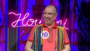 El mago Arsenio Puro cae muerto en el escenario; público pensaba era parte del show