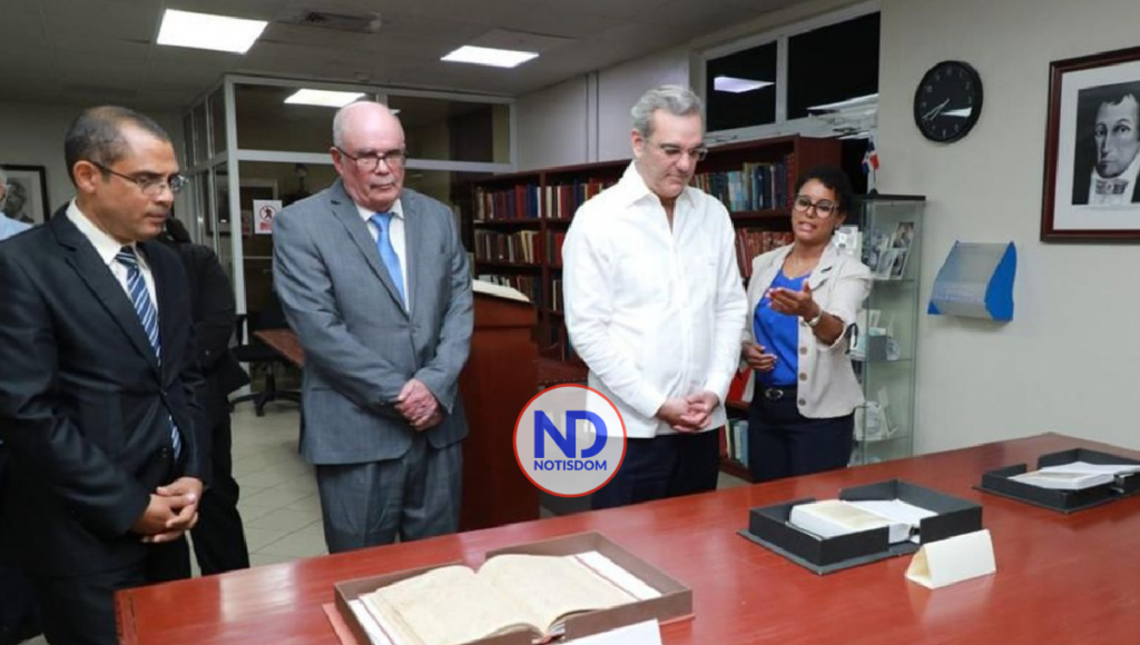 NOTISDOM FOTOS 2022 10 25T100659.880 Presidente Abinader encabeza inauguración novena Feria del Libro de la Historia Dominicana