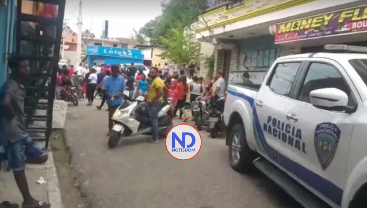 Desconocidos ultiman a un seguridad de una banca en Santiago