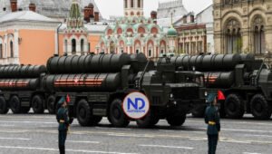 Rusia envia tren militar nuclear a frontera de Ucrania; temen ataque