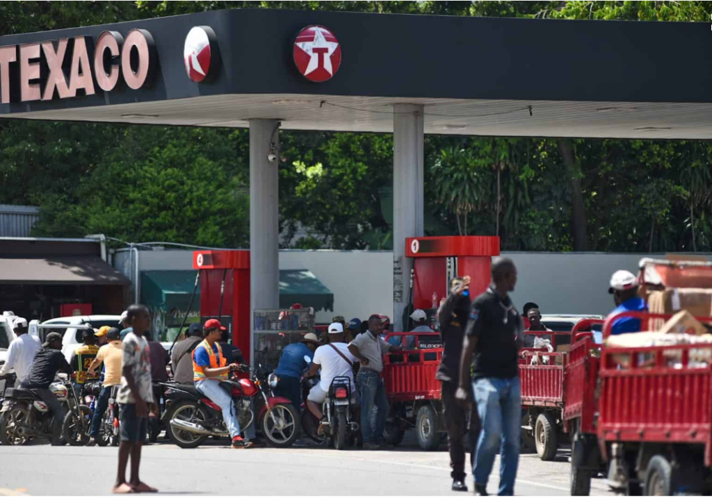 Dominicanos y haitianos convivieron en armonía en Dajabón tras disturbios 3 TEXACO 4 Dominicanos y haitianos convivieron en armonía en Dajabón tras disturbios