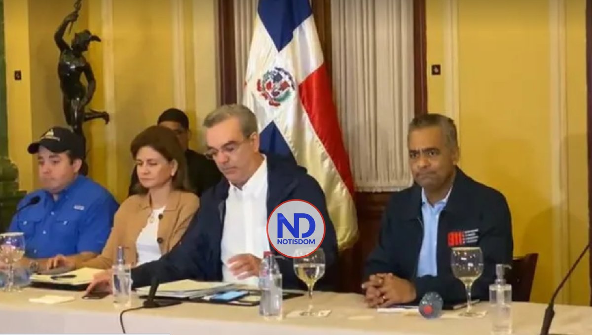 Presidente RD recorre barrios SD afectados por las inundaciones