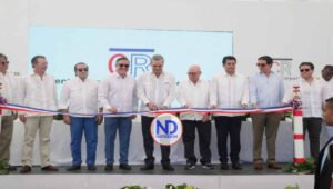 Presidente dominicano inaugura obras en terminal de cruceros LR