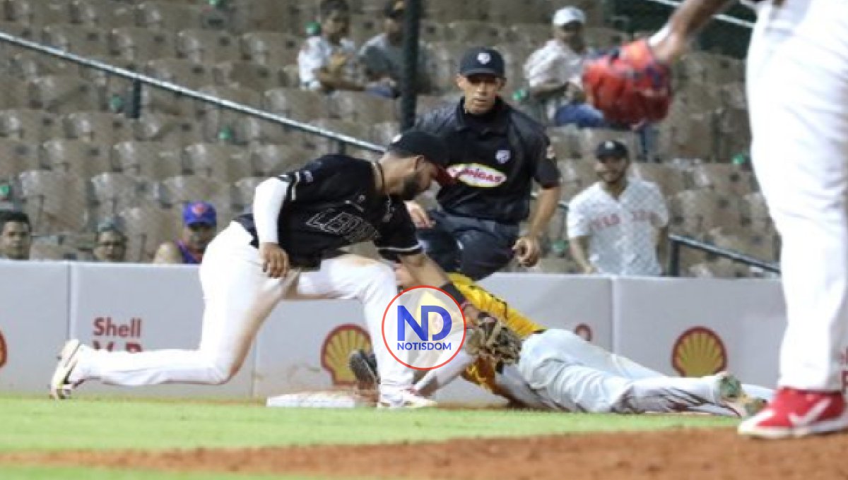 Aguilas triunfan; Estrellas ganan doble juego; Licey vence Gigantes